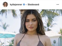 Kylie Jenner zásobuje fanúšikov takýmito sexi fotkami.