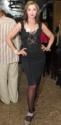 Alena Heribanová v sexi čiernych desaťročných šatách.
