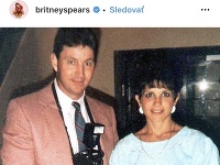 Britney Spears s mamou a otcom. 