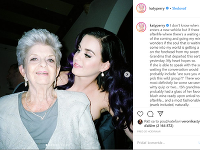 Katy Perry sa lúči s babičkou