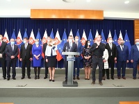 Predseda vlády SR Peter Pellegrini (Smer-SD) po zasadnutí vlády. Predseda vlády SR Peter Pellegrini (Smer-SD) po zasadnutí vlády.