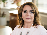 Generálna riaditeľka Všeobecnej zdravotnej poisťovne, Ľubica Hlinková. Generálna riaditeľka Všeobecnej zdravotnej poisťovne, Ľubica Hlinková.