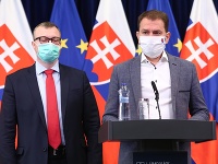Predseda vlády SR Igor Matovič a vpravo minister financií SR Eduard Heger Predseda vlády SR Igor Matovič a vpravo minister financií SR Eduard Heger