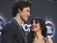 Shawn Mendes a Camila Cabello Shawn Mendes a Camila Cabello