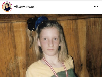 Viktor Vincze zverejnil fotku svojej manželky Adely z detstva.