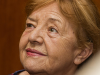 Zomrela legendárna herečka Eva Krížiková (†85) Zomrela legendárna herečka Eva Krížiková (†85)