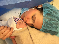 Ornella Koktová sa na prvého apríla stala druhýkrát mamou.