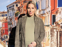 Dominika Cibulková miluje extravaganciu a neupúšťa od nej ani počas tehotenstva. Dominika Cibulková miluje extravaganciu a neupúšťa od nej ani počas tehotenstva.