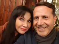 Dáda Patrasová má strach o milovaného muža. Dáda Patrasová má strach o milovaného muža.