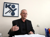 Na snímke predseda ZO OZ KOVO Podpolianske strojárne Detva Stanislav Ľupták Na snímke predseda ZO OZ KOVO Podpolianske strojárne Detva Stanislav Ľupták