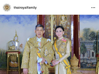 Thajský kráľ Ráma X. a kráľovná Suthida