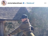 Pre Victoriu Beckham je typická štíhla postava, ktorú si stále udržiava v skvelej forme. 