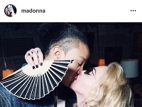 Madonna so svojim zajačikom