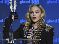 Madonna pozitívna na koronavírus.
