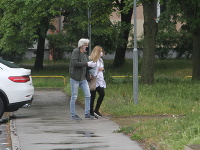 Eriku Judínyovú a Štefana Skrúcaného sme včera zachytili v uliciach Bratislavy.