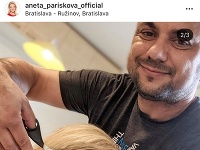 Manžel Miroslav Polakovič Anete ostrihal vlasy.