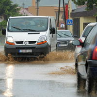 Povodne ohrozujú východné Slovensko.
