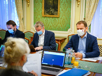 Premiér na stretnutí s odborníkmi Premiér na stretnutí s odborníkmi