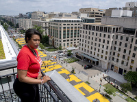 Starostka Washingtonu premenovala námestie na Black Lives Matter Plaza