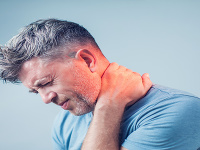 Nevinný zvyk, ktorý vás môže zabiť: Lekári odhalili šokujúce riziko praskania krku!
