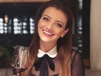Ivana Regešová sa pýšila dlhými vlasmi, tie si však dala ostrihať. Ivana Regešová sa pýšila dlhými vlasmi, tie si však dala ostrihať.
