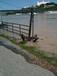 Dunaj sa vylieva na pravý breh