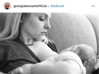 Georgia Tennant zverejnila na instagrame nahnevaný odkaz. Túto fotku jej totiž facebook z profilu vymazal.