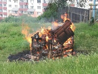 Na základnej škole A. Dubčeka v Karlovej Vsi niekto podpálil hmyzí hotel