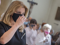 Zuzana Čaputová sa zúčastnila sv. omše v Kostole sv. Margity v bratislavskej mestskej časti Lamač pri príležitosti sviatku sv. Cyrila a Metoda. Zuzana Čaputová sa zúčastnila sv. omše v Kostole sv. Margity v bratislavskej mestskej časti Lamač pri príležitosti sviatku sv. Cyrila a Metoda.