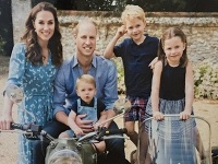 Princ William so svojou krásnou rodinkou. 