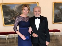 Ivana Gottová má mať za Karla náhradu. Ivana Gottová má mať za Karla náhradu.