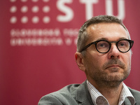 Dekan Fakulty informatiky a informačných technológií (FIIT) Slovenskej technickej univerzity (STU) Dekan Fakulty informatiky a informačných technológií (FIIT) Slovenskej technickej univerzity (STU)