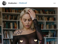 Tina Louise má tetovaním ozdobené aj intímne partie.
