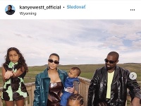 Kim Kardashian a Kanye West sa prezentujú ako dokonalá a šťastná rodinka