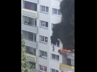 Dve deti vyskočili pri požiari z okna
Dve deti vyskočili pri požiari z okna