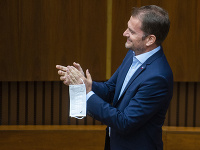 Igor Matovič po svojom návrate do pléna. Igor Matovič po svojom návrate do pléna.