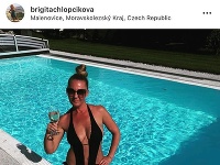 Brigita Chlopčíková vyzerá v plavkách super.