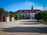 V meste je aktuálne 15 pozitívne identifikovaných a viac ako stovka ľudí, ktorí s nimi prišli do kontaktu. V meste je aktuálne 15 pozitívne identifikovaných a viac ako stovka ľudí, ktorí s nimi prišli do kontaktu.