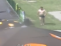 Policajti pátrajú po mužovi, ktorý na kúpalisku v obci Jince zachránil topiace sa dievča Policajti pátrajú po mužovi, ktorý na kúpalisku v obci Jince zachránil topiace sa dievča