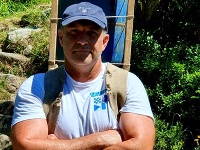 Milan Lučanský a Branislav Zurian vyniesli na Zámkovského chatu nealko nápoje a plyn. Milan Lučanský a Branislav Zurian vyniesli na Zámkovského chatu nealko nápoje a plyn.