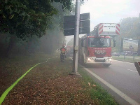 Bratislavskí hasiči zasahujú pri požiari na Rožňavskej ulici v Bratislave