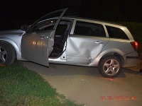 V sobotu v noci sa policajná hliadka pokúšala zastaviť auto idúce cez obec Bátorová, smerom na Nenince.