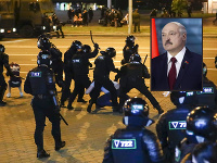Polícia v Bielorusku mlátila demonštrantov obuškami.