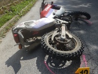 Po náraze do betónového plotu zomrel v Považskej Bystrici 40-ročný motocyklista