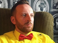 Miro Jaroš musel ustarostené mamičky ubezpečovať, že ich deti môžu ísť na jeho koncert. Miro Jaroš musel ustarostené mamičky ubezpečovať, že ich deti môžu ísť na jeho koncert.