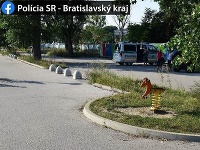Policajti objasňujú zrážku dvoch kolobežkárov na elektrických kolobežkách na bratislavskom nábreží Dunaja