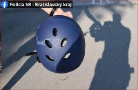 Zranený muž skončil v nemocnici. Zranený muž skončil v nemocnici.