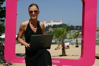 Elena Podzámska počas online rozhovoru na Magio pláži.