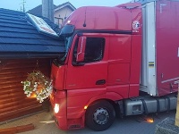 Kuriózna nehoda v Trstíne Kuriózna nehoda v Trstíne
