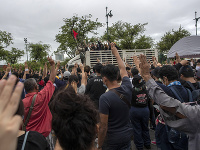 V Thajsku pokračujú protesty V Thajsku pokračujú protesty